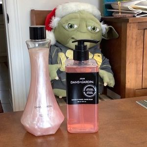 Dans un Jardin Jolie Foaming bath and hand soap 😍